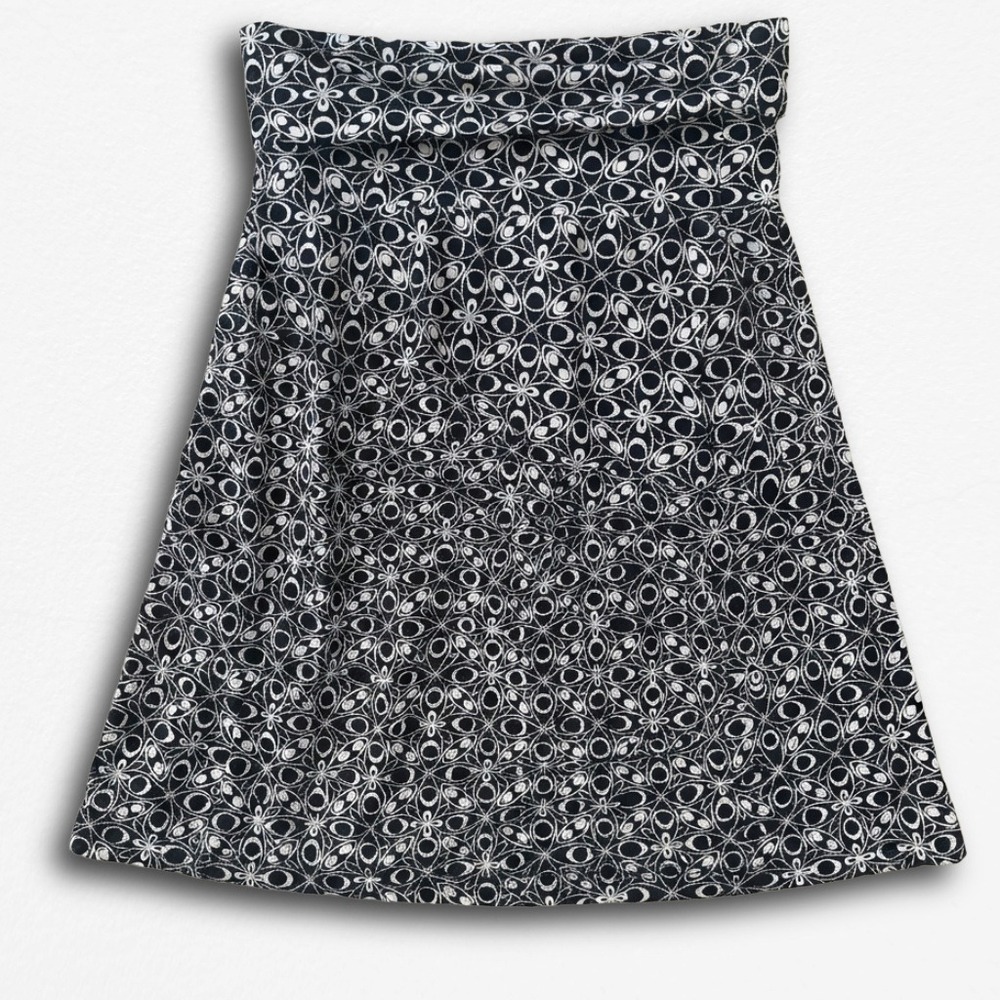 Love Me Kiss Me USA Black White Floral Geometric Y2K Mini Skirt Medium